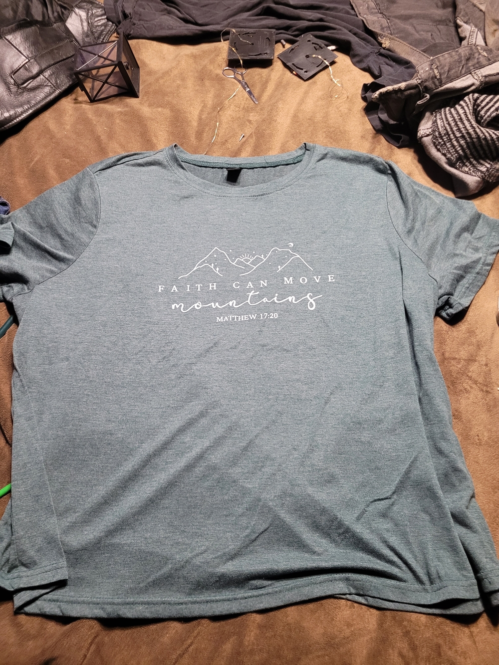 SHEIN Teal Graphic 'Faith Can Move Mountains' Crewneck Tee